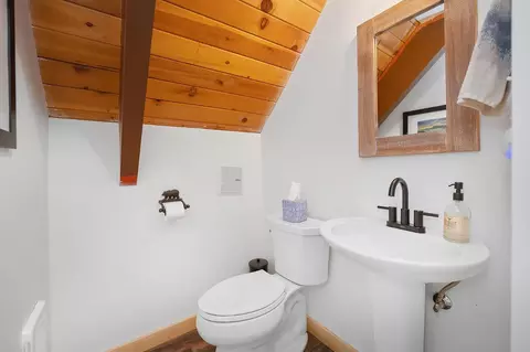 Bath - 118 Silver Tip Rd, Arnold, CA 95223 photo 2 of 3