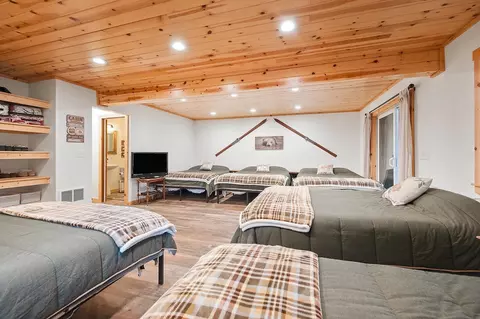Bedroom - 118 Silver Tip Rd, Arnold, CA 95223 photo 11 of 12