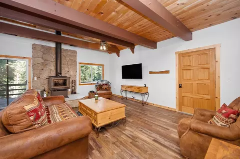 Living - 118 Silver Tip Rd, Arnold, CA 95223 photo 2 of 5