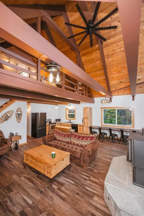 Living - 118 Silver Tip Rd, Arnold, CA 95223 photo 4 of 5