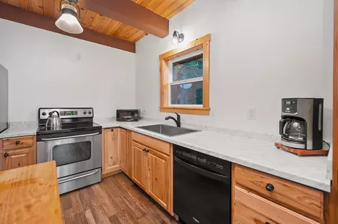 Kitchen - 118 Silver Tip Rd, Arnold, CA 95223 photo 2 of 4