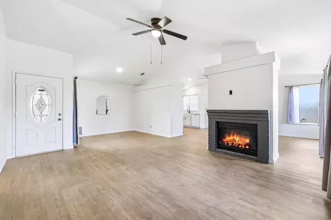 Living - 4087 Deaton Dr, Olivehurst, CA 95961 photo 5 of 9