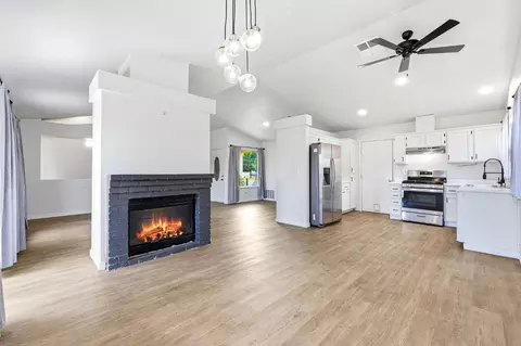 Living - 4087 Deaton Dr, Olivehurst, CA 95961 photo 7 of 9