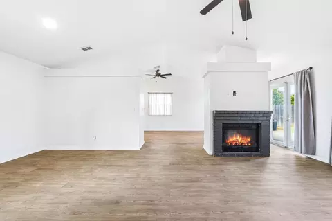 Living - 4087 Deaton Dr, Olivehurst, CA 95961 photo 3 of 9