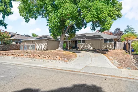 Exterior - 4760 Bowerwood Dr, Carmichael, CA 95608 photo 4 of 9
