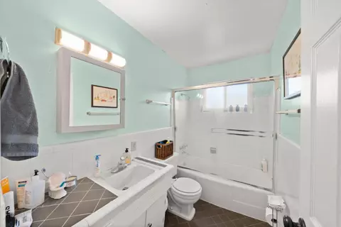 Bath - 4760 Bowerwood Dr, Carmichael, CA 95608 photo 3 of 3