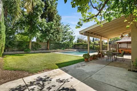 Exterior - 2121 Typhoon Ct, Turlock, CA 95380 photo 4 of 7