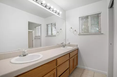 Bath - 2121 Typhoon Ct, Turlock, CA 95380 photo 3 of 3