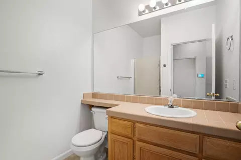 Bath - 2121 Typhoon Ct, Turlock, CA 95380 photo 1 of 3