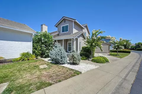 7423 Woodville Ln, Sacramento, CA 95842