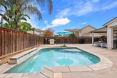 Exterior - 690 Channel Dr, Lathrop, CA 95330 photo 11 of 13