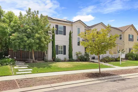 Exterior - 690 Channel Dr, Lathrop, CA 95330 photo 4 of 13