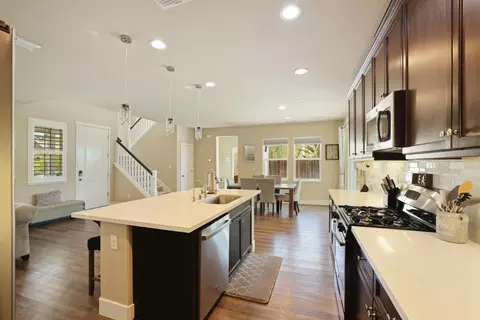 Kitchen - 690 Channel Dr, Lathrop, CA 95330 photo 6 of 6
