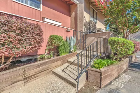 6640 Embarcadero Dr #80, Stockton, CA 95219