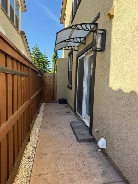Exterior - 1737 Cranbrook Ct, Lathrop, CA 95330 photo 4 of 4