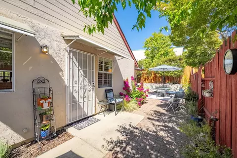 Exterior - 3858 Olivebranch Ln, Carmichael, CA 95608 photo 9 of 12