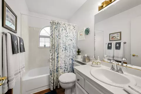 Bath - 3858 Olivebranch Ln, Carmichael, CA 95608 photo 3 of 3
