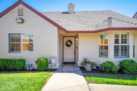 Exterior - 3858 Olivebranch Ln, Carmichael, CA 95608 photo 4 of 12