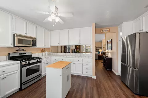 Kitchen - 3858 Olivebranch Ln, Carmichael, CA 95608 photo 3 of 4