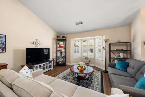Living - 3858 Olivebranch Ln, Carmichael, CA 95608 photo 1 of 3