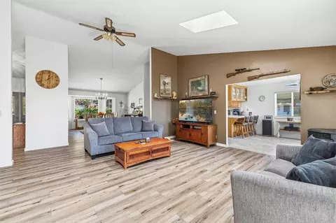 Living - 20888 Lyons Bald Mountian Rd, Sonora, CA 95370 photo 2 of 2
