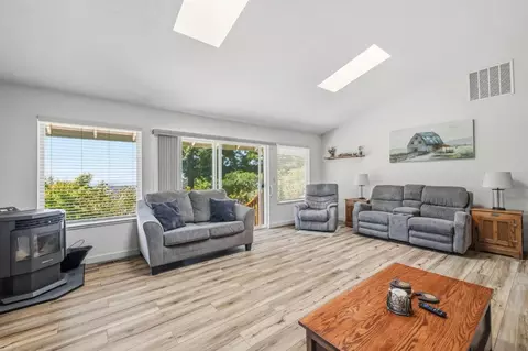 Living - 20888 Lyons Bald Mountian Rd, Sonora, CA 95370 photo 1 of 3