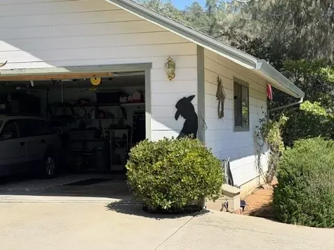 Exterior - 20888 Lyons Bald Mountian Rd, Sonora, CA 95370 photo 8 of 21