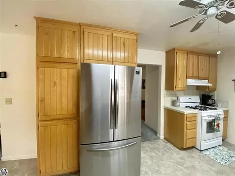 Kitchen - 20888 Lyons Bald Mountian Rd, Sonora, CA 95370 photo 1 of 2