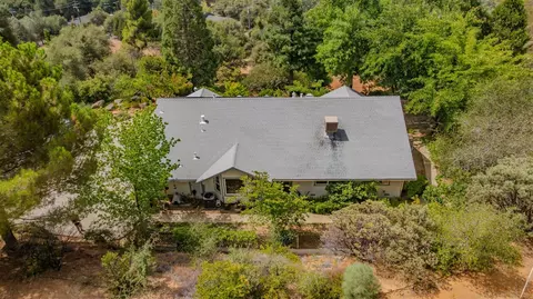 Exterior - 20888 Lyons Bald Mountian Rd, Sonora, CA 95370 photo 9 of 10