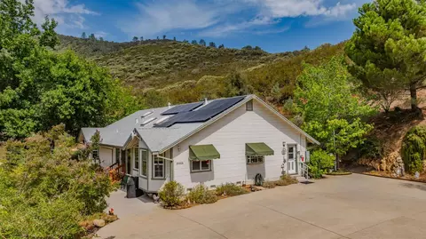 Exterior - 20888 Lyons Bald Mountian Rd, Sonora, CA 95370 photo 8 of 10