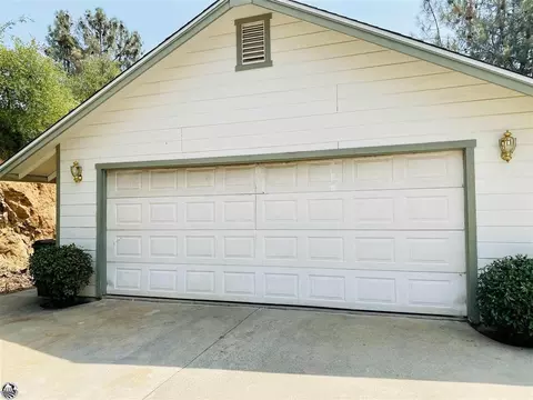 Exterior - 20888 Lyons Bald Mountian Rd, Sonora, CA 95370 photo 4 of 21