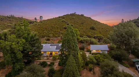 Exterior - 20888 Lyons Bald Mountian Rd, Sonora, CA 95370 photo 10 of 10