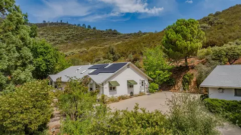 Exterior - 20888 Lyons Bald Mountian Rd, Sonora, CA 95370 photo 7 of 10