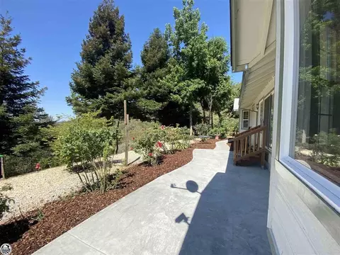 Exterior - 20888 Lyons Bald Mountian Rd, Sonora, CA 95370 photo 3 of 21