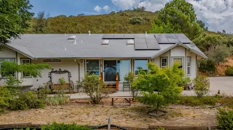 Exterior - 20888 Lyons Bald Mountian Rd, Sonora, CA 95370 photo 5 of 10