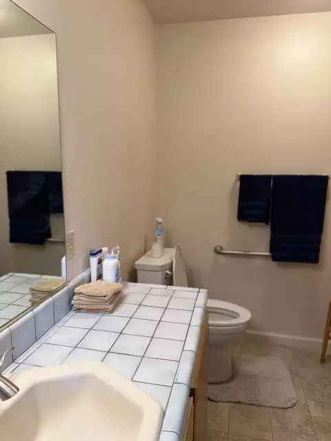 Bath - 20888 Lyons Bald Mountian Rd, Sonora, CA 95370 photo 4 of 4