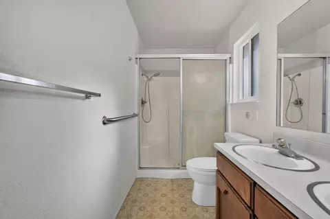 Bath - 18095 Applegate Rd, Applegate, CA 95703 photo 3 of 3