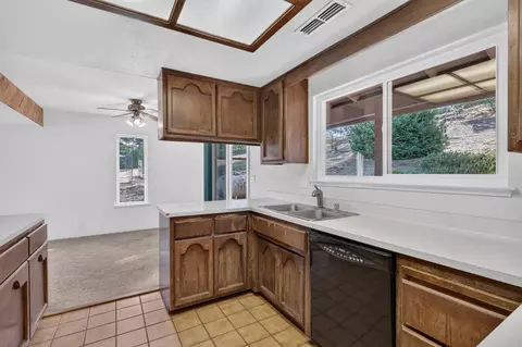 Kitchen - 18095 Applegate Rd, Applegate, CA 95703 photo 4 of 4