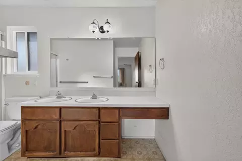 Bath - 18095 Applegate Rd, Applegate, CA 95703 photo 2 of 3