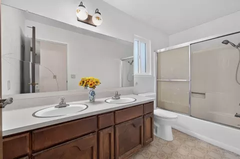 Bath - 18095 Applegate Rd, Applegate, CA 95703 photo 1 of 3