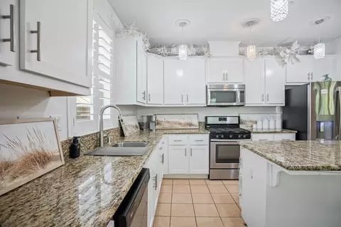 Kitchen - 4861 Langley Way, Merced, CA 95348 photo 1 of 2