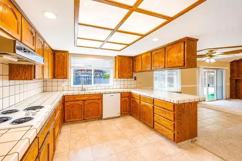 Kitchen - 2233 Cheyenne Way, Modesto, CA 95356 photo 3 of 3