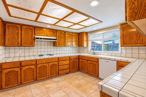 Kitchen - 2233 Cheyenne Way, Modesto, CA 95356 photo 1 of 3
