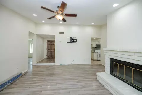 Living - 2017 Star Oak Ave, Modesto, CA 95355 photo 4 of 7