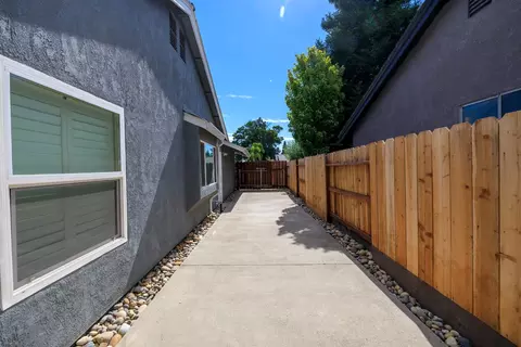 Exterior - 2017 Star Oak Ave, Modesto, CA 95355 photo 5 of 15