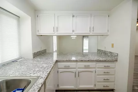 Kitchen - 2017 Star Oak Ave, Modesto, CA 95355 photo 4 of 4