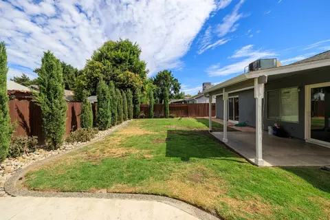 Exterior - 2017 Star Oak Ave, Modesto, CA 95355 photo 9 of 15