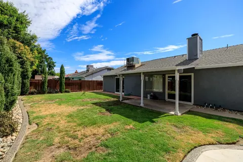 Exterior - 2017 Star Oak Ave, Modesto, CA 95355 photo 10 of 15