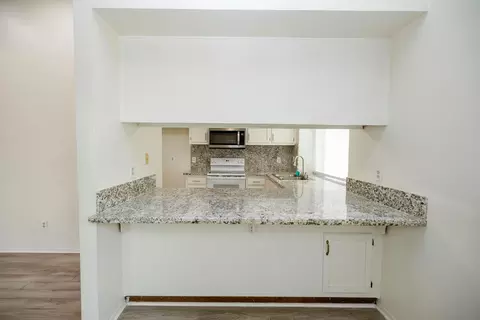 Kitchen - 2017 Star Oak Ave, Modesto, CA 95355 photo 1 of 4