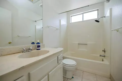 Bath - 2017 Star Oak Ave, Modesto, CA 95355 photo 2 of 2